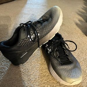 Under armour sneakers in a black that fades to light grey. Crazy comfy